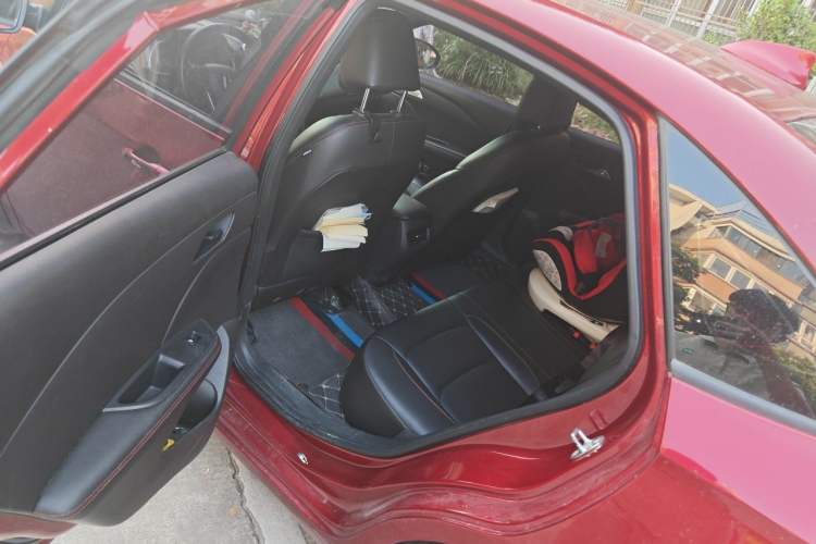 Used Chevrolet Monza 2019 RS 330T Automatic Comfort Edition China VI Standard Left Rear Seat