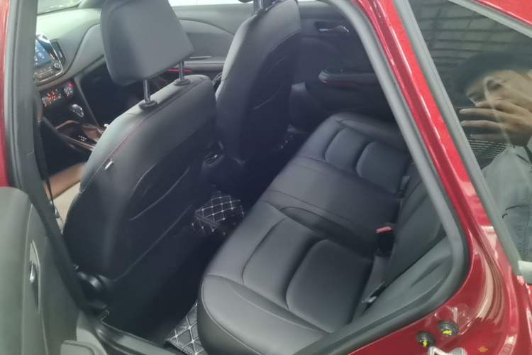 Used Chevrolet Monza 2019 RS 330T Automatic Comfort Edition China VI Standard Left Rear Seat