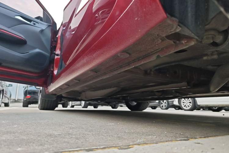 Used Chevrolet Monza 2019 RS 330T Automatic Comfort Edition China VI Standard Left Side Sill