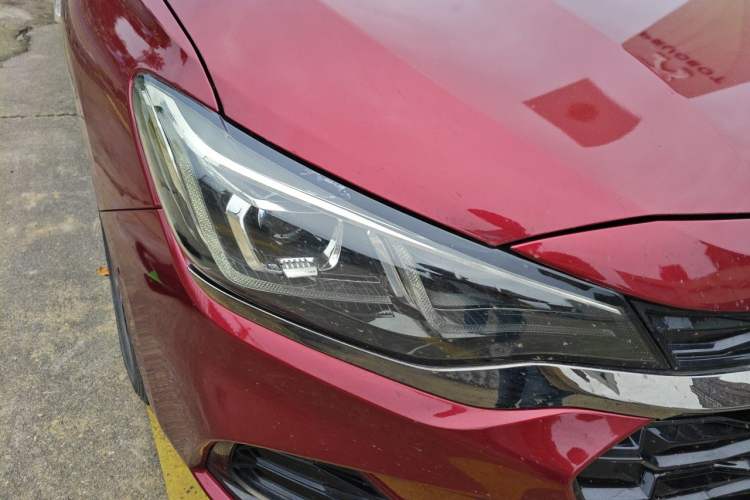 Used Chevrolet Monza 2019 RS 330T Automatic Sporty Edition China VI Standard Right Front Headlight
