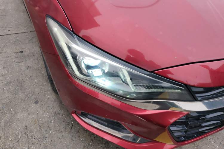 Used Chevrolet Monza 2019 RS 330T Automatic Sporty Edition China VI Standard Right Front Headlight