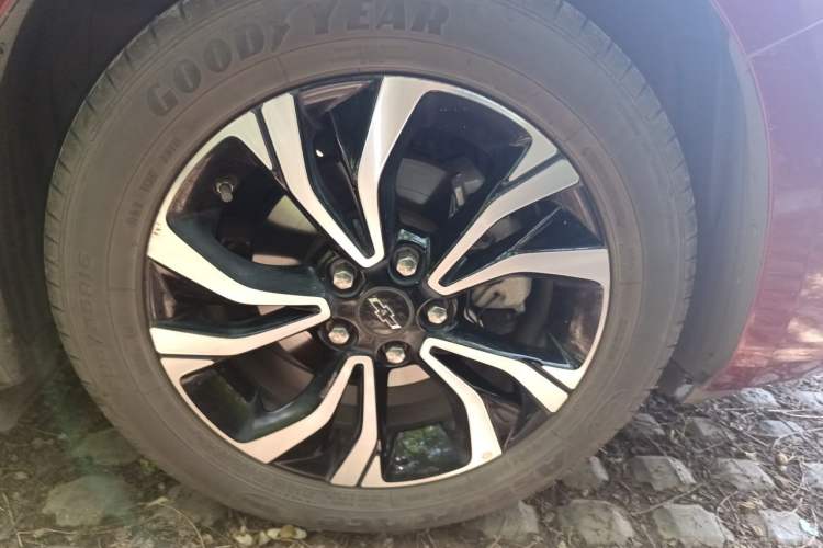Used Chevrolet Monza 2019 RS 330T Automatic Comfort Edition China VI Standard Right Front Wheel Hub