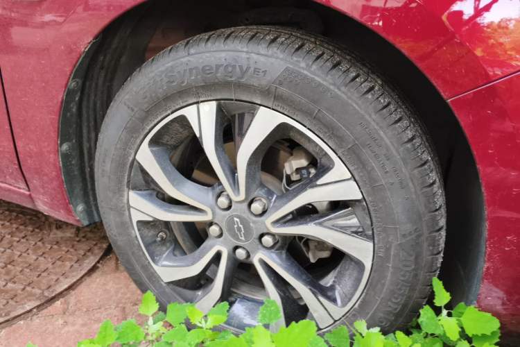 Used Chevrolet Monza 2019 RS 330T Automatic Comfort Edition China VI Standard Right Front Wheel Hub