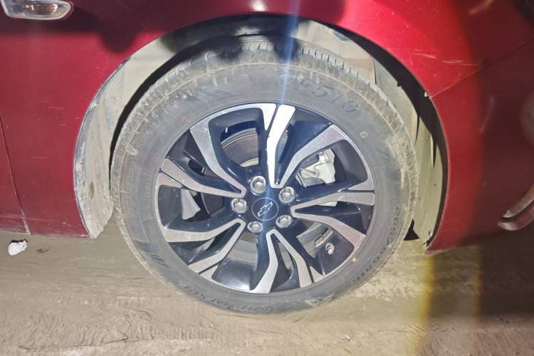 Used Chevrolet Monza 2019 RS 330T Automatic Comfort Edition China VI Standard Right Front Wheel Hub