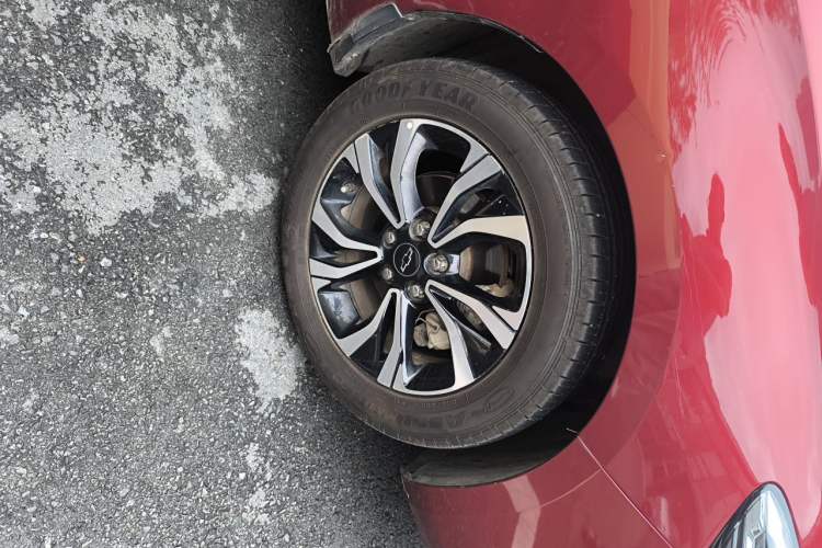 Used Chevrolet Monza 2019 RS 330T Automatic Comfort Edition China VI Standard Right Front Wheel Hub