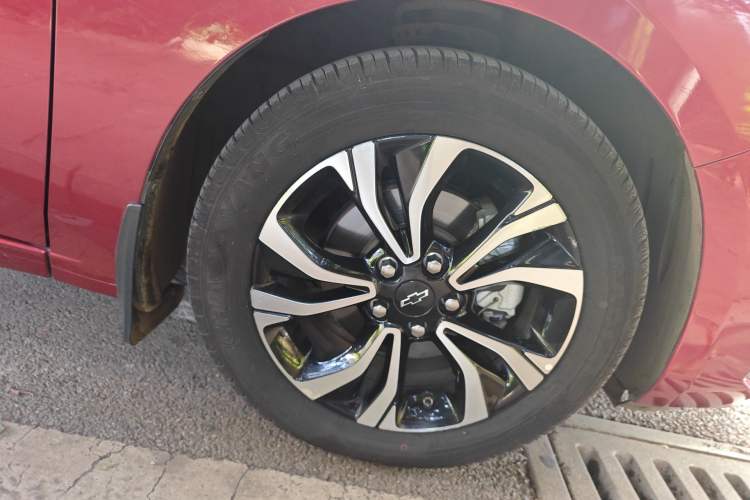 Used Chevrolet Monza 2019 RS 330T Automatic Comfort Edition China VI Standard Right Front Wheel Hub