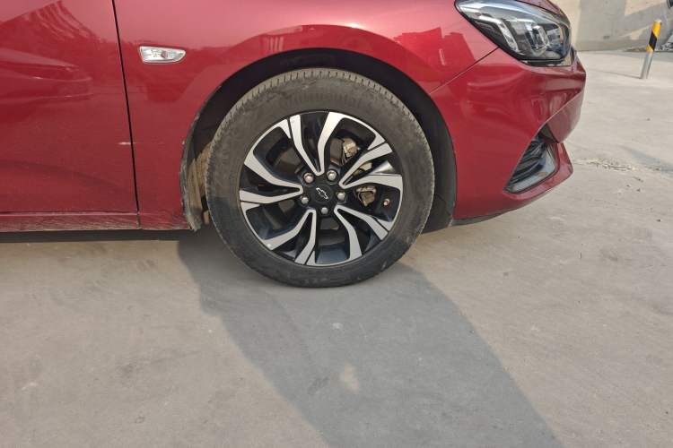 Used Chevrolet Monza 2019 RS 330T Automatic Comfort Edition China VI Standard Right Front Wheel Hub