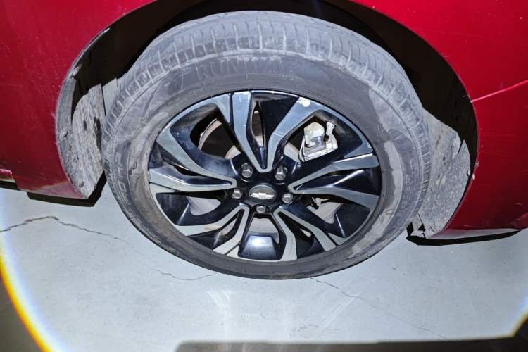 Used Chevrolet Monza 2019 RS 330T Automatic Comfort Edition China VI Standard Right Front Wheel Hub