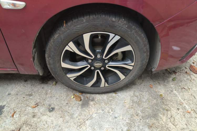 Used Chevrolet Monza 2019 RS 330T Automatic Comfort Edition China VI Standard Right Front Wheel Hub