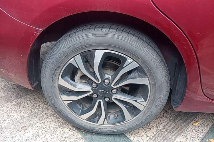 Used Chevrolet Monza 2019 RS 330T Automatic Sporty Edition China VI Standard Right Rear Wheel Hub