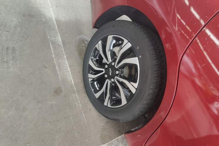 Used Chevrolet Monza 2019 RS 330T Automatic Comfort Edition China VI Standard Right Rear Wheel Hub