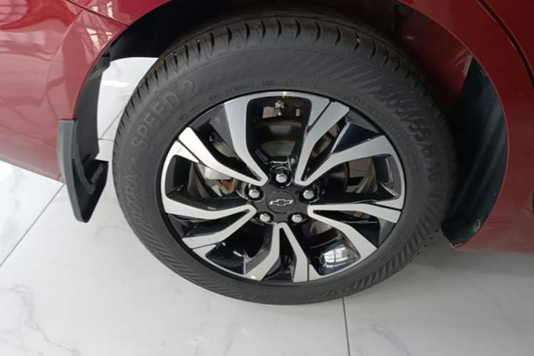 Used Chevrolet Monza 2019 RS 330T Automatic Comfort Edition China VI Standard Right Rear Wheel Hub