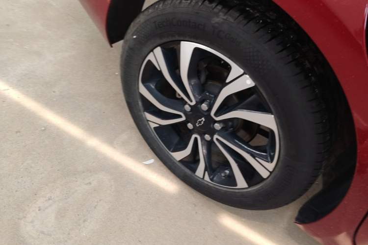 Used Chevrolet Monza 2019 RS 330T Automatic Comfort Edition China VI Standard Right Rear Wheel Hub