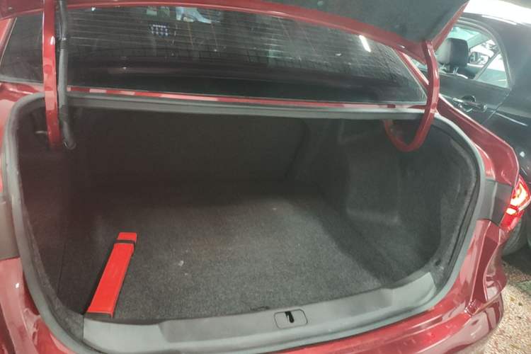 Used Chevrolet Monza 2019 RS 330T Automatic Comfort Edition China VI Standard Trunk