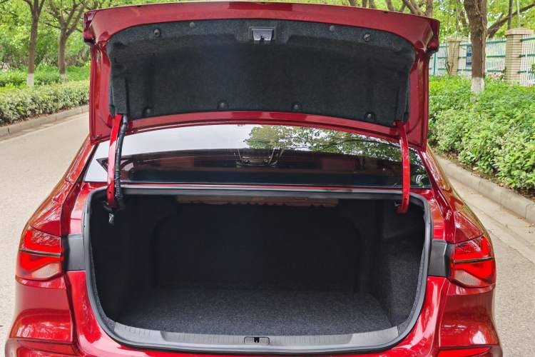 Used Chevrolet Monza 2019 RS 330T Automatic Sporty Edition China VI Standard Trunk