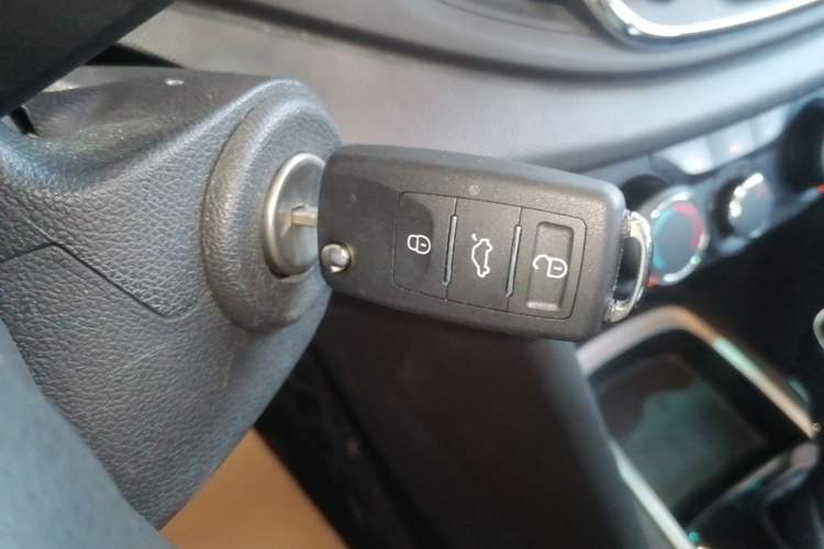 Used Chevrolet Monza 2019 Redline 320T Dual-Clutch Joyful Edition China VI Standard Vehicle Key