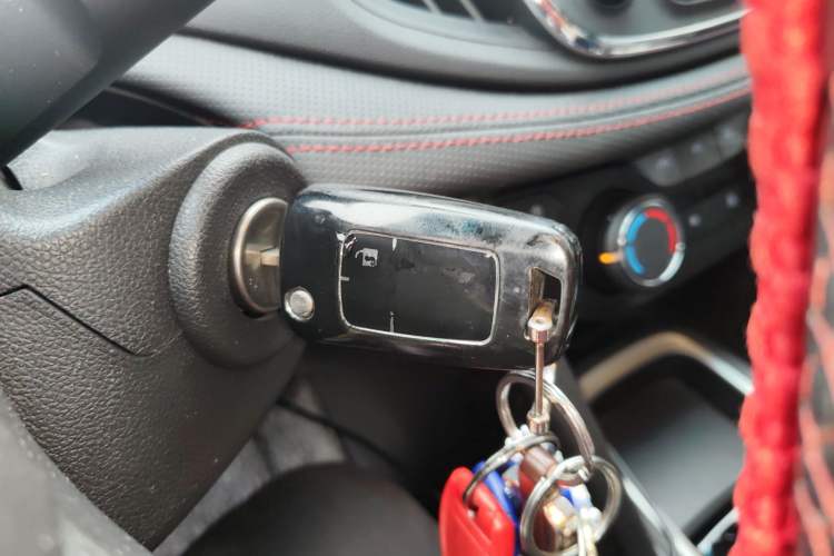 Used Chevrolet Monza 2019 RS 330T Automatic Sporty Edition China VI Standard Vehicle Key