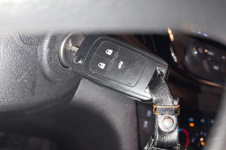 Used Chevrolet Monza 2019 Redline 320T Dual-Clutch Joyful Edition China VI Standard Vehicle Key