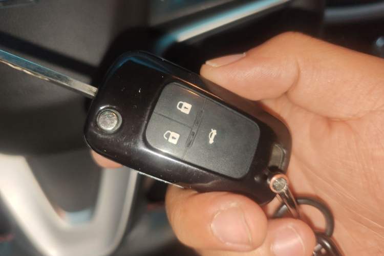 Used Chevrolet Monza 2019 RS 330T Automatic Comfort Edition China VI Standard Vehicle Key