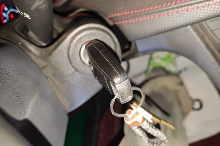 Used Chevrolet Monza 2019 RS 330T Automatic Comfort Edition China VI Standard Vehicle Key