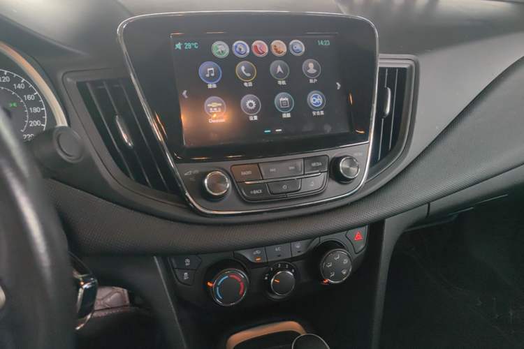 Used Chevrolet Monza 2019 Redline 320T Dual-Clutch Sporty Version China VI Standard Audio And AC Panel