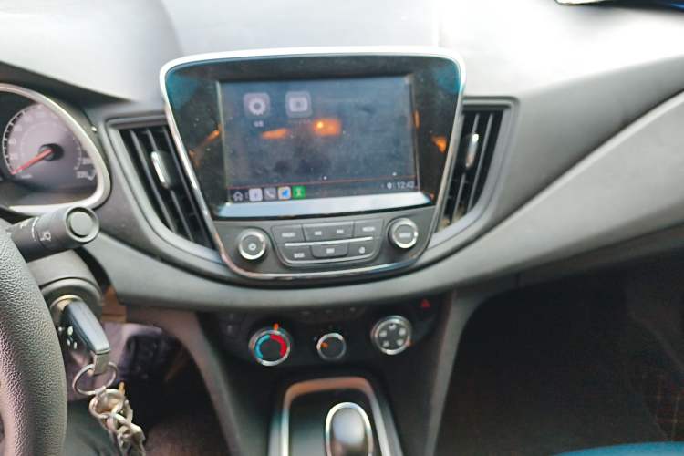 Used Chevrolet Monza 2019 Redline 320T Dual-Clutch Joyful Edition China VI Standard Audio And AC Panel