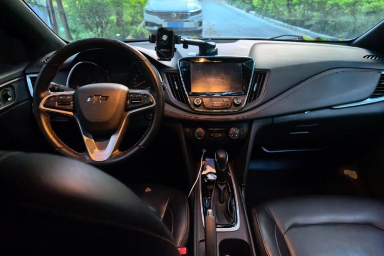 Used Chevrolet Monza 2019 RS 330T Automatic Comfort Edition China VI Standard Center Console