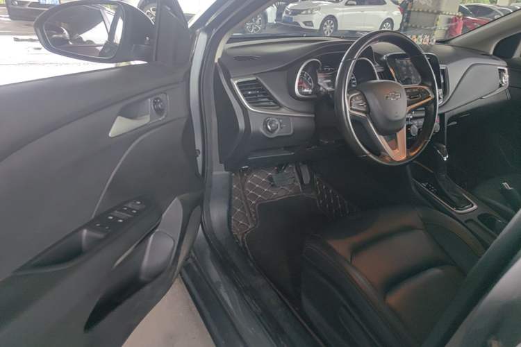 Used Chevrolet Monza 2019 Redline 320T Dual-Clutch Sporty Version China VI Standard Driver Seat