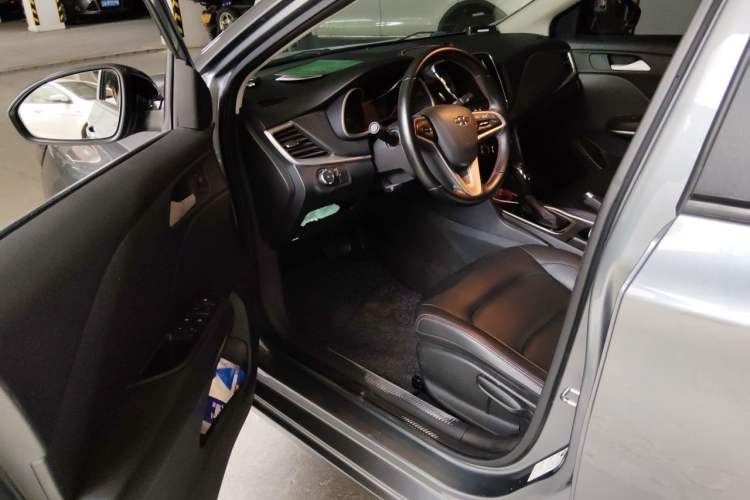 Used Chevrolet Monza 2019 Redline 320T Dual-Clutch Sporty Version China VI Standard Driver Seat