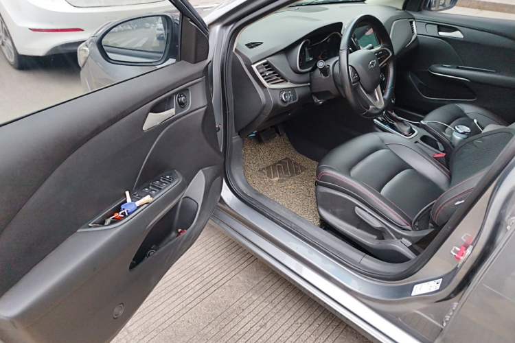 Used Chevrolet Monza 2019 Redline 320T Dual-Clutch Sporty Version China VI Standard Driver Seat