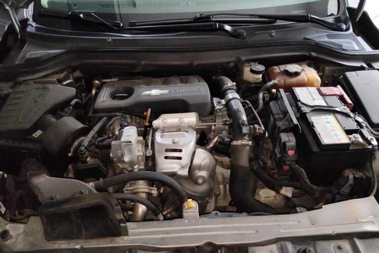 Used Chevrolet Monza 2019 Redline 320T Dual-Clutch Sporty Version China VI Standard Engine Bay