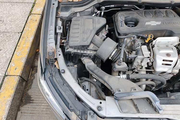 Used Chevrolet Monza 2019 Redline 320T Dual-Clutch Sporty Version China VI Standard Engine Bay Right