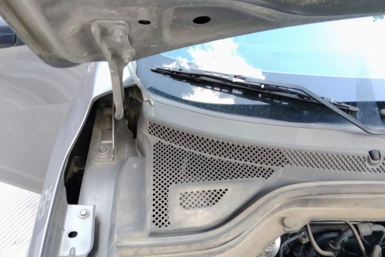 Used Chevrolet Monza 2019 RS 330T Automatic Comfort Edition China VI Standard Engine Bay Right