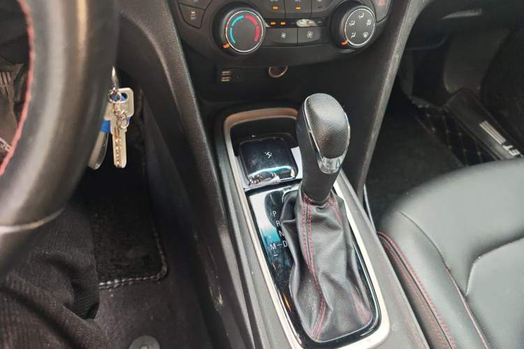 Used Chevrolet Monza 2019 RS 330T Automatic Comfort Edition China VI Standard Gear Lever