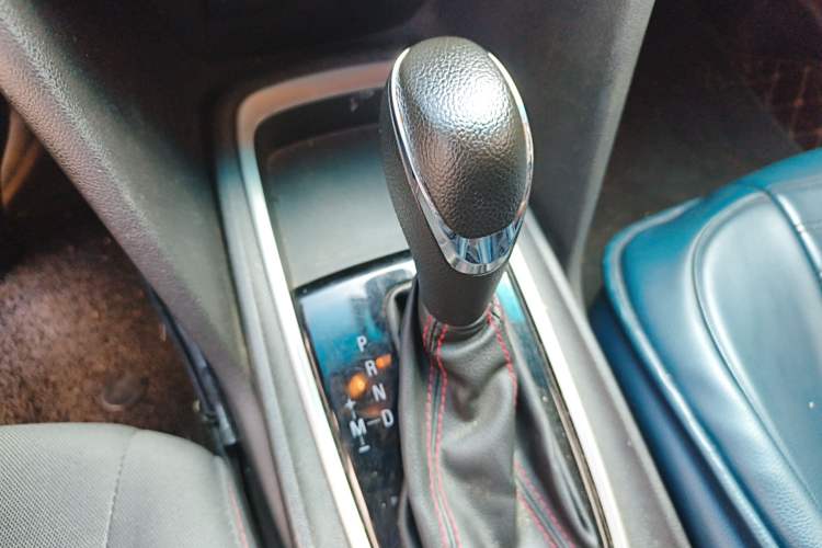Used Chevrolet Monza 2019 Redline 320T Dual-Clutch Joyful Edition China VI Standard Gear Lever