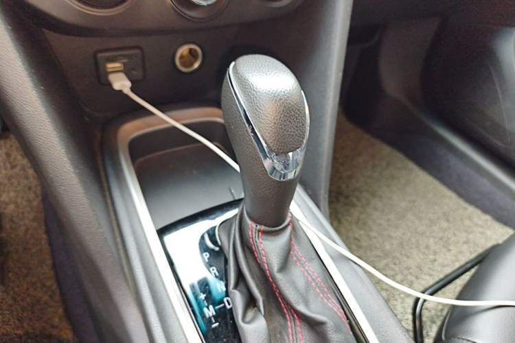 Used Chevrolet Monza 2019 Redline 320T Dual-Clutch Sporty Version China VI Standard Gear Lever