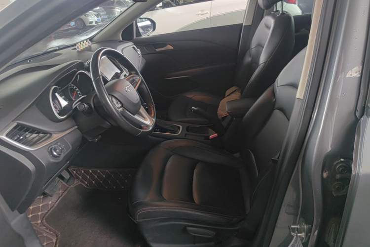 Used Chevrolet Monza 2019 Redline 320T Dual-Clutch Sporty Version China VI Standard Left Front Seat