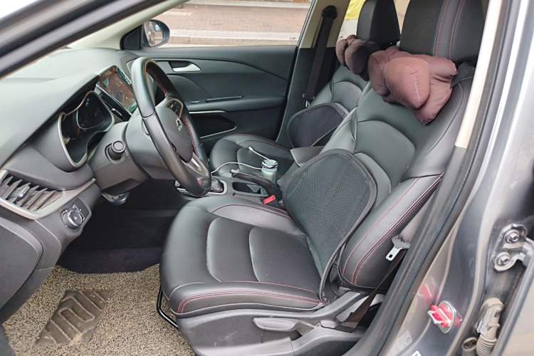 Used Chevrolet Monza 2019 Redline 320T Dual-Clutch Sporty Version China VI Standard Left Front Seat