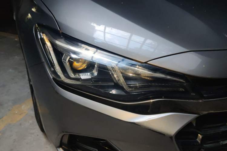 Used Chevrolet Monza 2019 RS 330T Automatic Comfort Edition China VI Standard Right Front Headlight