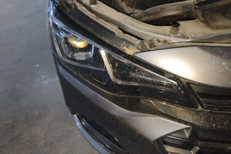Used Chevrolet Monza 2019 RS 330T Automatic Comfort Edition China VI Standard Right Front Headlight