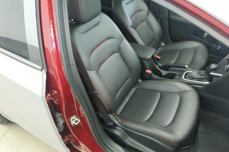Used Chevrolet Monza 2019 RS 330T Automatic Sporty Edition China VI Standard Right Front Seat