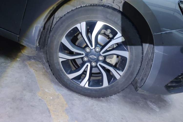 Used Chevrolet Monza 2019 RS 330T Automatic Comfort Edition China VI Standard Right Front Wheel Hub