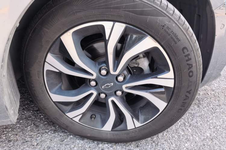 Used Chevrolet Monza 2019 RS 330T Automatic Sporty Edition China VI Standard Right Front Wheel Hub