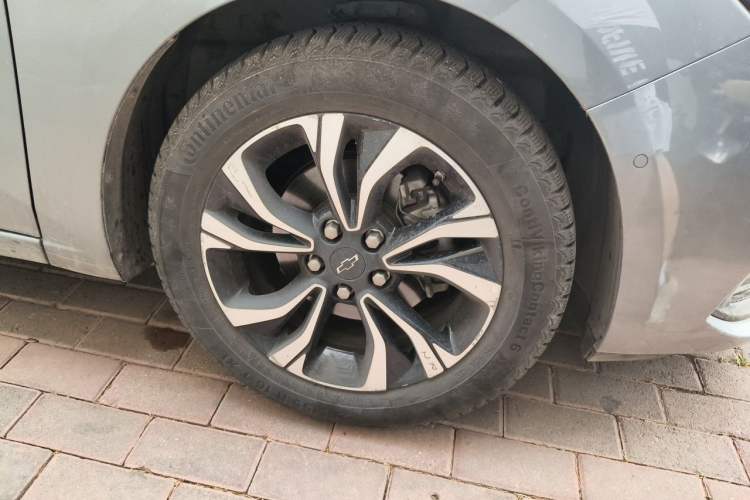 Used Chevrolet Monza 2019 RS 330T Automatic Sporty Edition China VI Standard Right Front Wheel Hub