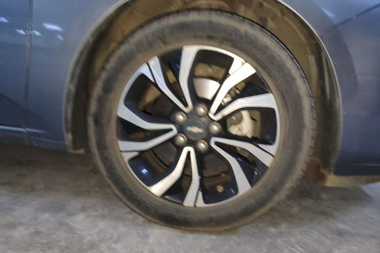 Used Chevrolet Monza 2019 RS 330T Automatic Comfort Edition China VI Standard Right Front Wheel Hub