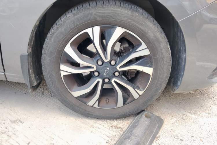 Used Chevrolet Monza 2019 RS 330T Automatic Comfort Edition China VI Standard Right Front Wheel Hub