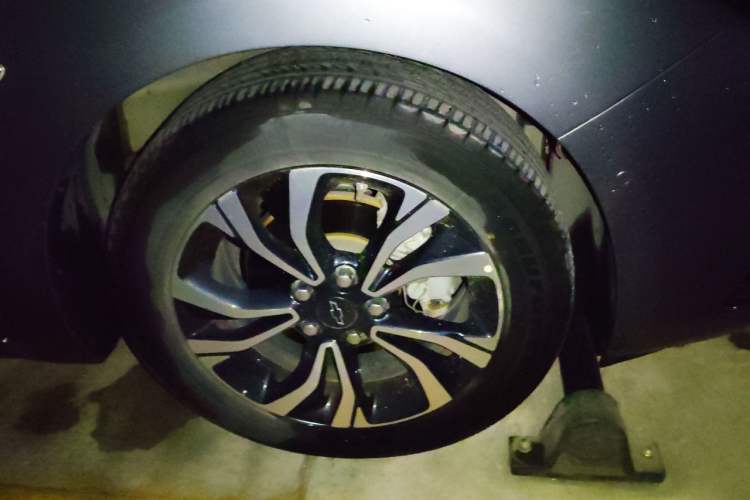 Used Chevrolet Monza 2019 RS 330T Automatic Sporty Edition China VI Standard Right Front Wheel Hub