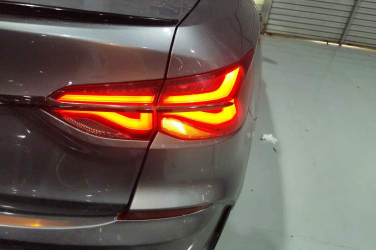 Used Chevrolet Monza 2019 RS 330T Automatic Comfort Edition China VI Standard Right Rear Taillight