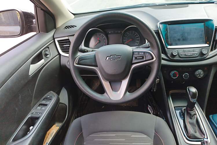 Used Chevrolet Monza 2019 Redline 320T Dual-Clutch Joyful Edition China VI Standard Steering Wheel