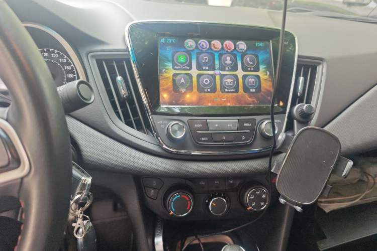 Used Chevrolet Monza 2019 Redline 320T Dual-Clutch Sporty Version China VI Standard Audio And AC Panel